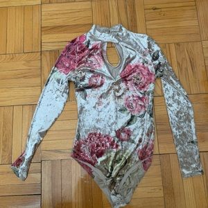 Floral velvet long-sleeve body suit